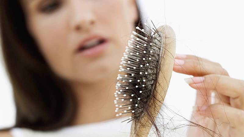 Chăm sóc tóc đúng cách để tạm biệt gãy rụng