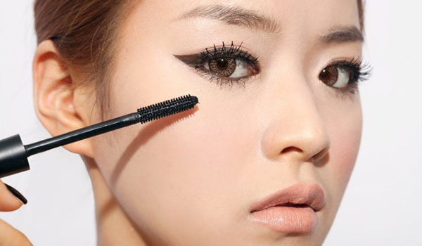 13 mẹo chuốt mascara tuyệt vời cho đôi mắt thêm hoàn hảo