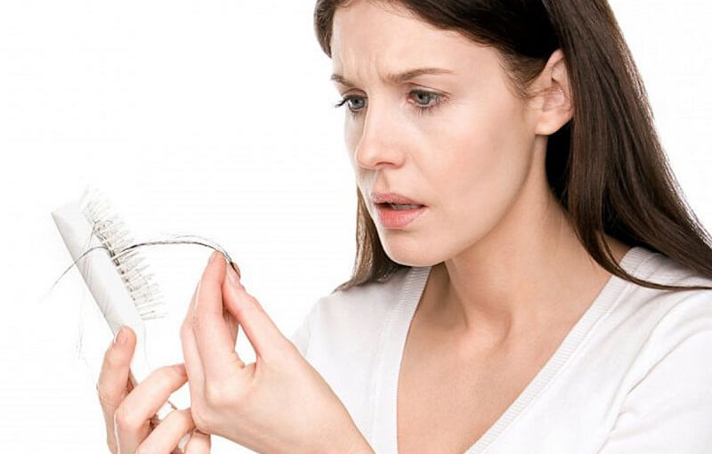 Rụng tóc sau sinh nên uống gì để phục hồi mái tóc?